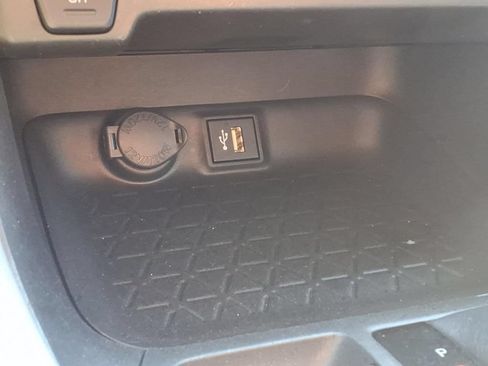 Used 2023 Toyota RAV4 XLE w/ Convenience Package FWD image 6