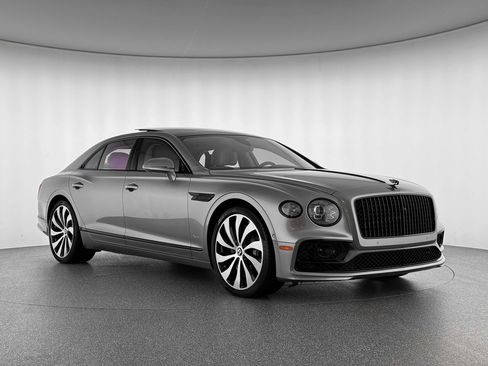 Used 2023 Bentley Flying Spur Azure image 1