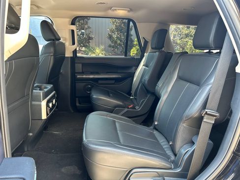 Used 2024 Ford Expedition XLT RWD image 14