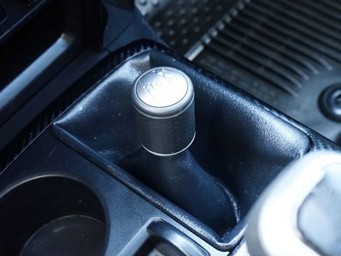 Used 2018 Toyota 4Runner TRD Off-Road image 18