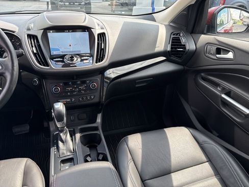 Used 2019 Ford Escape Titanium AWD/4WD image 9