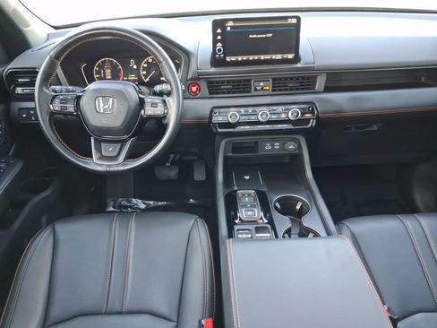 Used 2024 Honda Pilot TrailSport image 9
