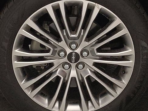 Used 2017 Lincoln MKX Reserve FWD image 31