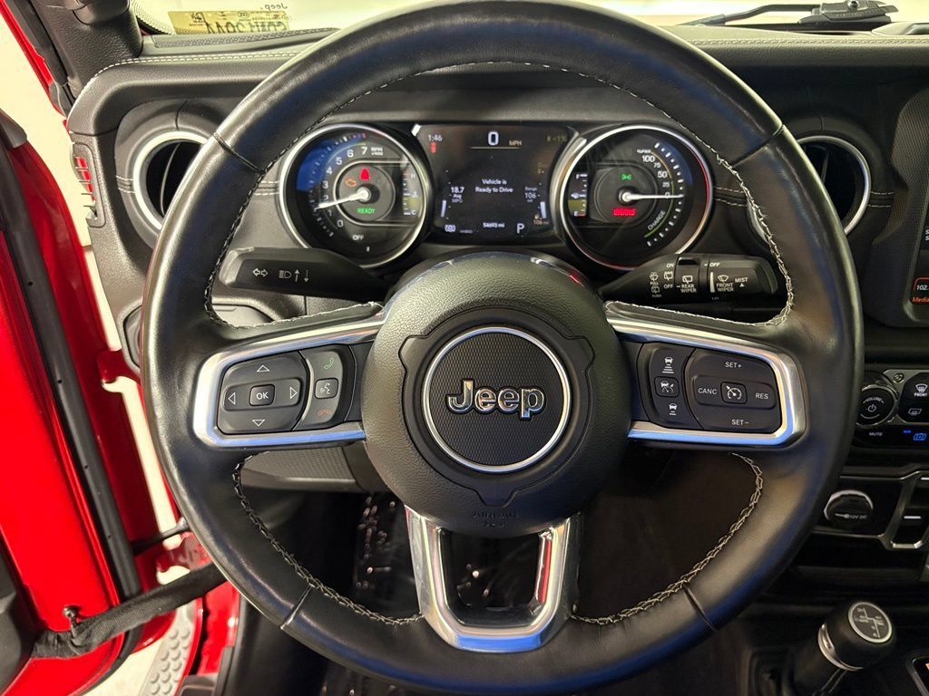Used 2022 Jeep Wrangler Unlimited Sahara w/ Cold Weather Group AWD/4WD image 18