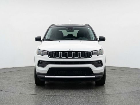 Used 2025 Jeep Compass Limited image 2