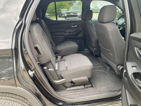 Used 2023 Chevrolet Traverse LT FWD image 10