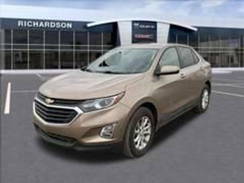 Used 2019 Chevrolet Equinox LT w/ Driver Convenience Package FWD image 5