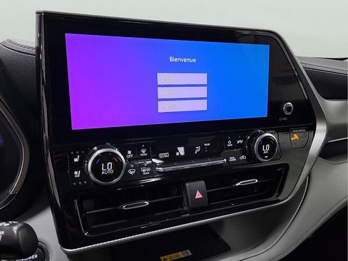 Used 2023 Toyota Highlander Platinum FWD image 20