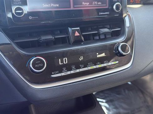 Used 2022 Toyota Corolla LE FWD image 30