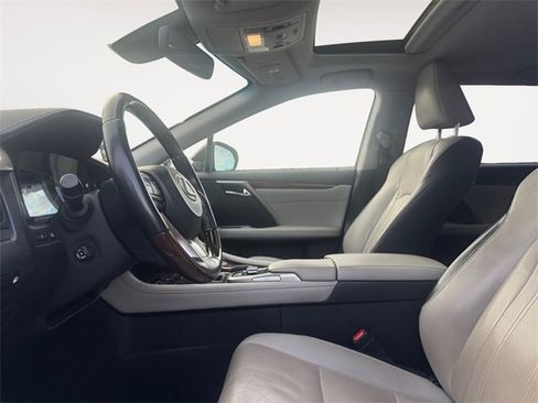 Used 2019 Lexus RX 450hL Premium image 9