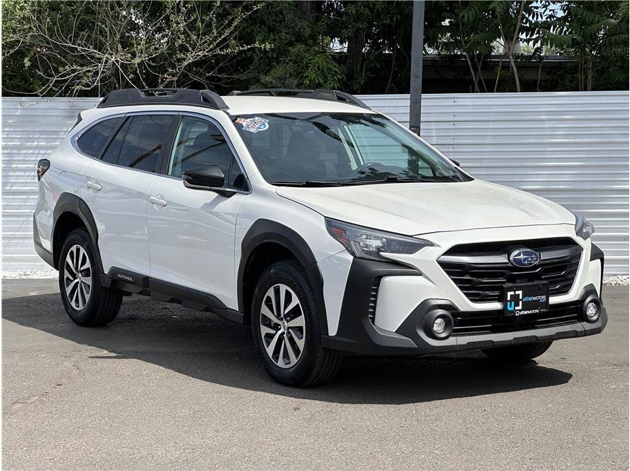 Used 2023 Subaru Outback Premium AWD/4WD image 8