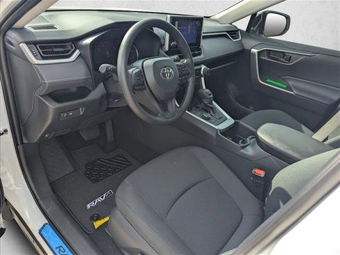 Used 2025 Toyota RAV4 LE AWD/4WD image 3