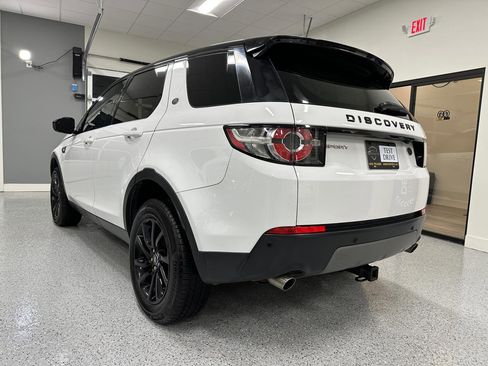 Used 2019 Land Rover Discovery Sport SE AWD/4WD image 5