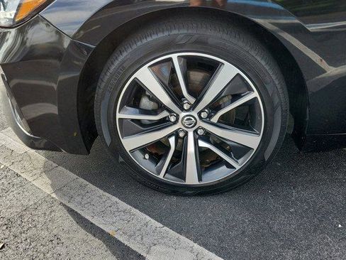 Used 2019 Nissan Maxima 3.5 SV w/ Floor Mat Group FWD image 8