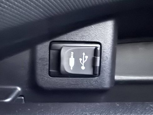 Used 2016 Toyota Prius C Three image 22