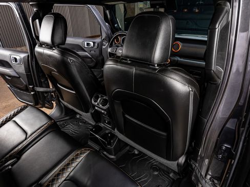 Used 2021 Jeep Gladiator Overland AWD/4WD image 31