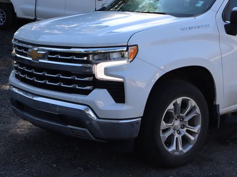Used 2024 Chevrolet Silverado 1500 LTZ w/ Technology Package AWD/4WD image 17