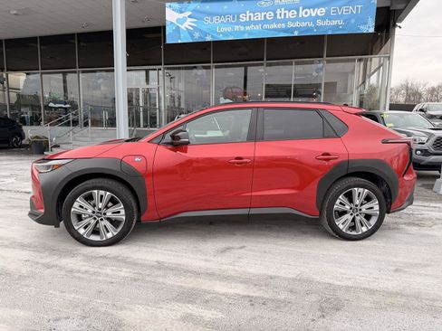 Used 2025 Subaru Solterra Limited image 2