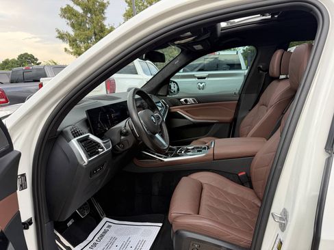 Used 2024 BMW X7 xDrive40i w/ M Sport Package AWD/4WD image 7