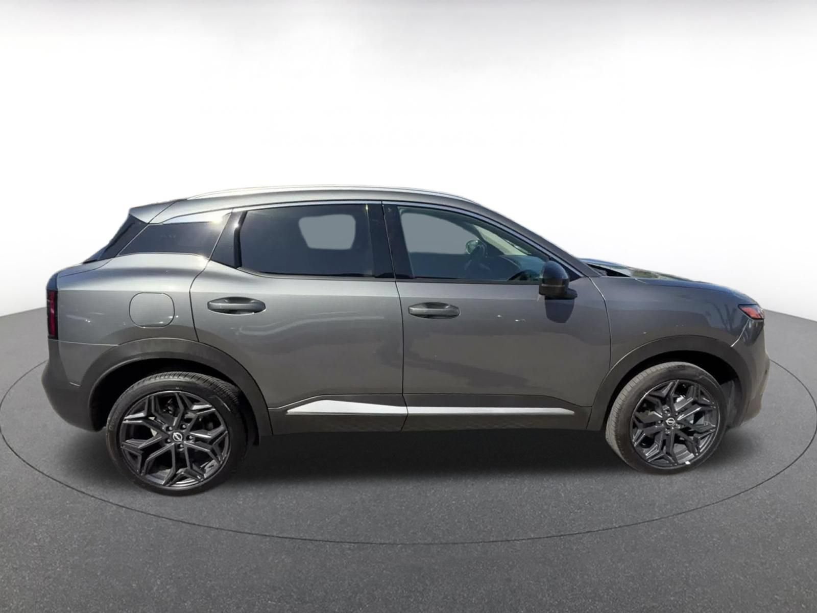 Used 2026 Nissan Kicks SR FWD image 15