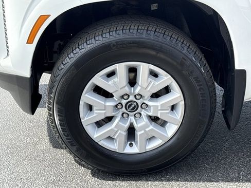 Certified 2023 Nissan Frontier SV w/ Technology Package image 14