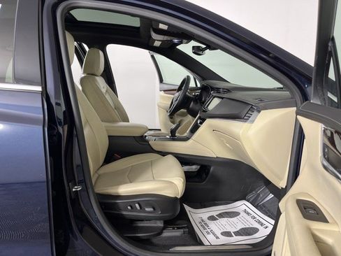 Used 2017 Cadillac XT5 Luxury FWD image 34