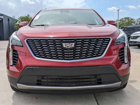 Used 2023 Cadillac XT4 Premium Luxury w/ Enhanced Visibility Package FWD image 3