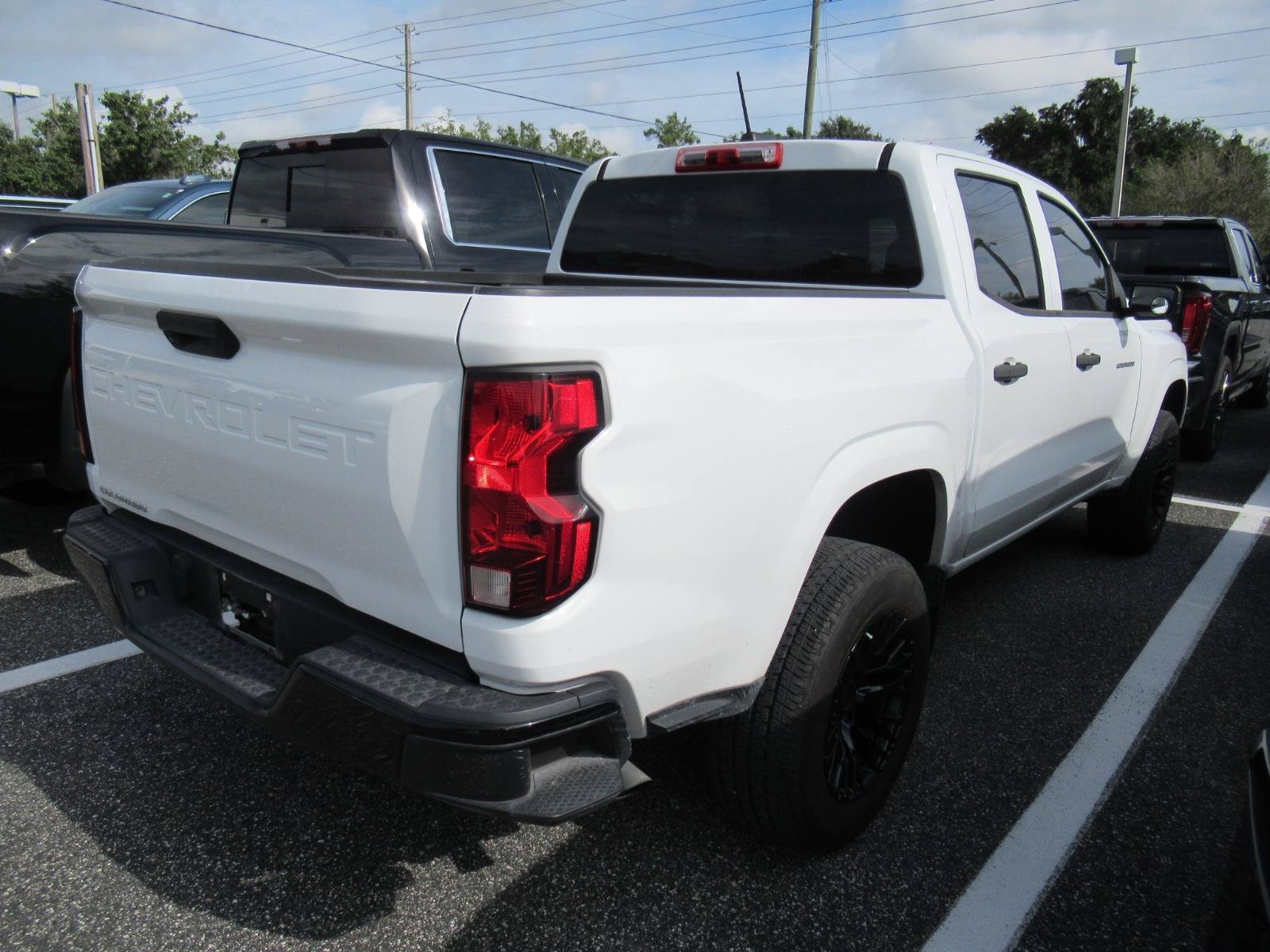 Used 2023 Chevrolet Colorado W/T RWD image 4