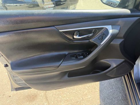 Used 2016 Nissan Altima 2.5 S w/ Power Driver Seat Package FWD image 8
