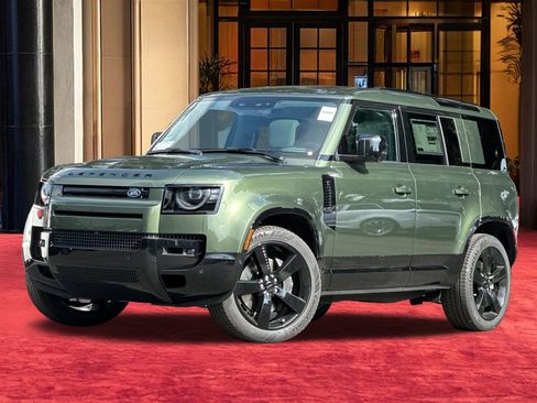 New 2026 Land Rover Defender 110 X-Dynamic SE image 2