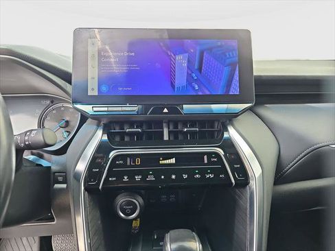 Certified 2024 Toyota Venza XLE AWD/4WD image 14