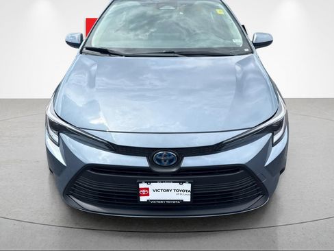 Used 2025 Toyota Corolla LE FWD image 8