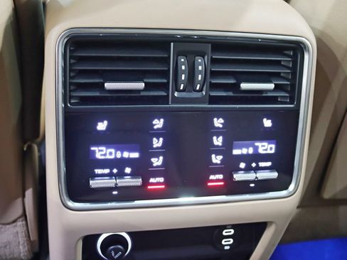 Used 2023 Porsche Cayenne S AWD/4WD image 27