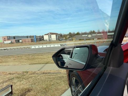 New 2025 Hyundai Elantra Limited image 15