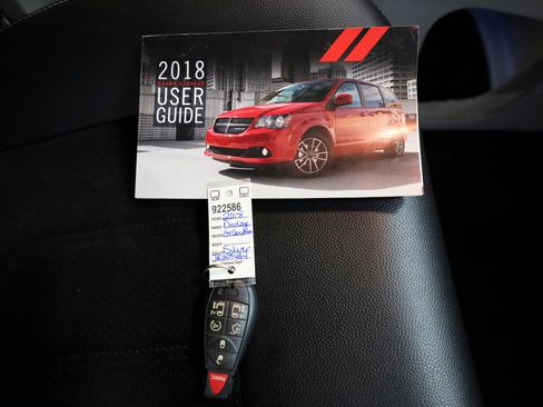 Used 2018 Dodge Grand Caravan SXT image 20