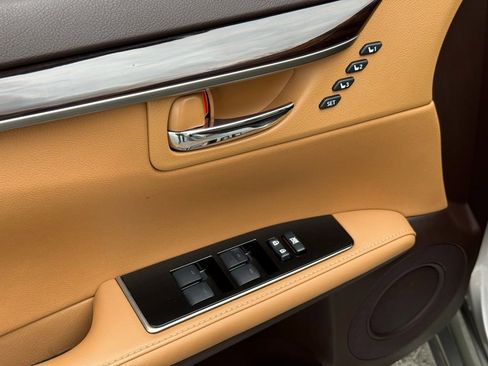 Used 2017 Lexus ES 350 w/ Luxury Package image 22