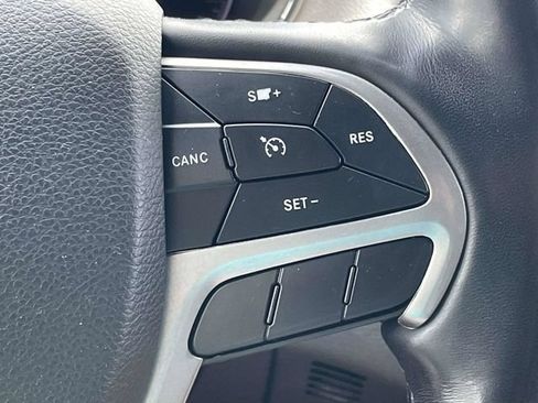 Used 2022 Jeep Grand Cherokee Limited AWD/4WD image 22