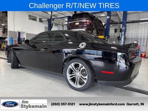Used 2020 Dodge Challenger R/T RWD image 7
