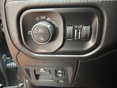 Used 2019 RAM 1500 Limited AWD/4WD image 19