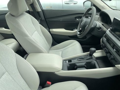 Used 2023 Honda Accord EX image 6