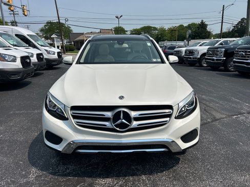 Used 2018 Mercedes-Benz GLC 300 4MATIC image 2
