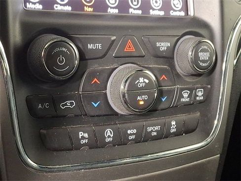 Used 2018 Jeep Grand Cherokee Limited image 18