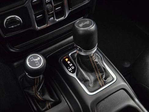 Used 2023 Jeep Wrangler Unlimited Sahara image 15