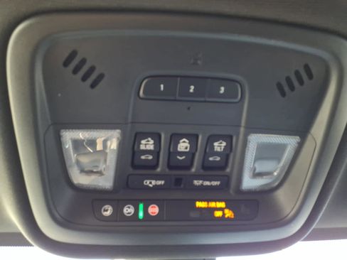 Used 2023 Chevrolet Traverse RS w/ LPO, Floor Liner Package image 30