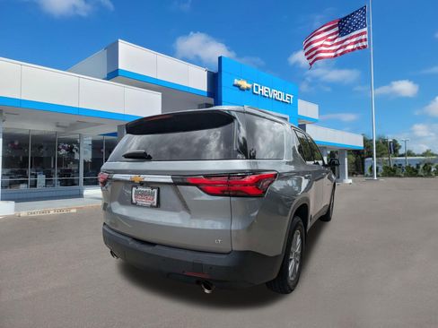 Used 2023 Chevrolet Traverse LT FWD image 3