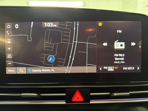 Used 2025 Hyundai Elantra SEL image 27