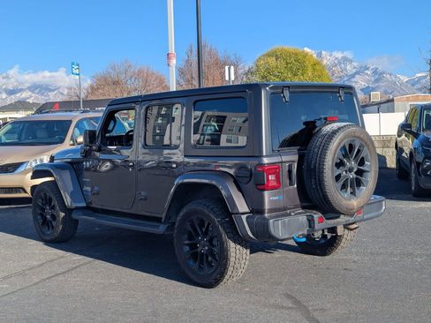 Used 2022 Jeep Wrangler Unlimited Sahara w/ Cold Weather Group image 7