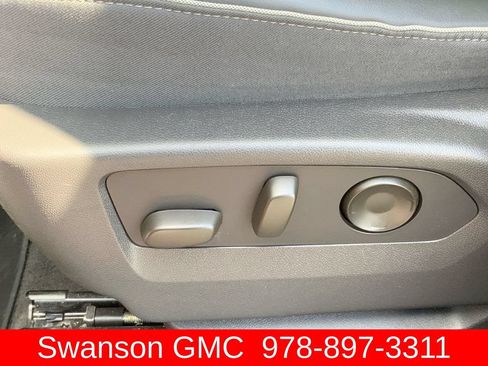 Certified 2022 Buick Envision Essence w/ Technology Package I AWD/4WD image 35