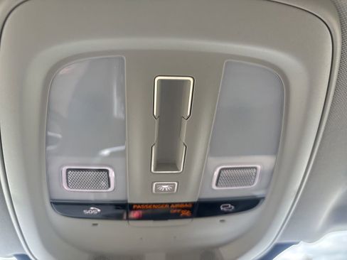 Used 2025 Volvo XC90 B6 Plus image 23