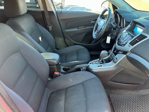 Used 2016 Chevrolet Cruze LT image 29